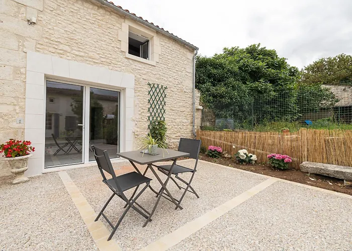 Saintonge Bed & Breakfast 4*